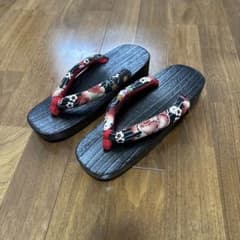 新品未使用 浴衣用下駄 Lサイズ 黒台 和柄 花柄のサムネイル