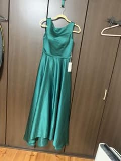 ワンピースドレスのサムネイル