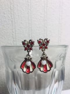 ANNA SUI ピアス×シェル×赤のサムネイル