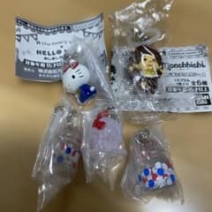 5種セット　ハローキティ＆モンチッチめじるしアクセサリー まとめ売りのサムネイル