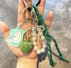 青リンゴ キーホルダー グリーンアップル ミセス ディズニー ベイ