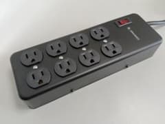 8口 フルメタル電源タップ 非メッキ バスバー分岐 14AWG サージ付 新品のサムネイル