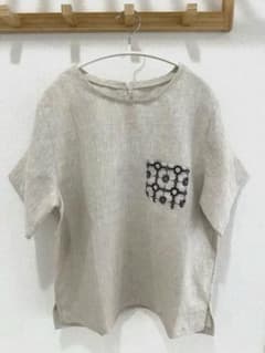 ミナペルホネン生地使用 刺繍ポケット 半袖カットソー ベージュのサムネイル