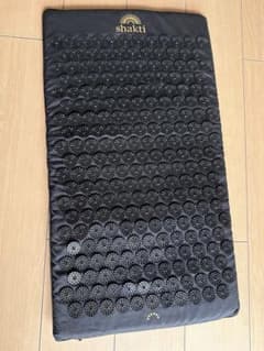 ［正規品］シャクティ プレミアム マット　レベル1 美品 シャクティマット プレミアム レベル1 黒 - メルカリ
