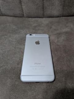 Apple iPhone 6 シルバー 本体のサムネイル