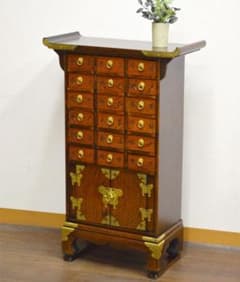 李朝家具 和家具 李朝けやき作り 薬箪笥 くすり箪笥 魚の鍵付き 韓国 李朝けやき作り 薬箪笥 くすり箪笥 魚の鍵付き 民芸家具