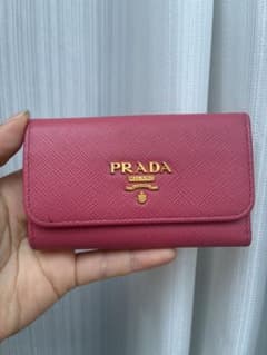 PRADA サフィアーノ キーケース ピンク - メルカリ