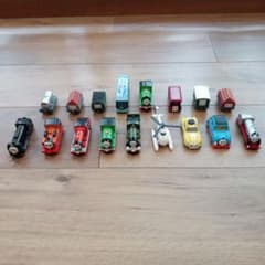 トミカ トーマス ミニカー 17台セットのサムネイル