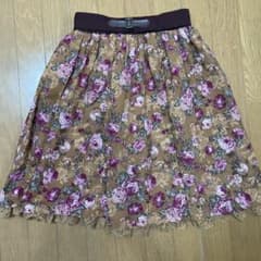 アクシーズファム　花柄フレアスカート ベルト付きのサムネイル