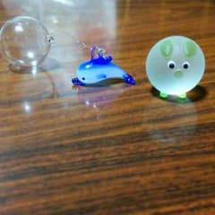 ガラスのイルカと丸いブタのサムネイル