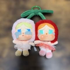 POP MART CRYBABY ぬいぐるみ マスコットのサムネイル