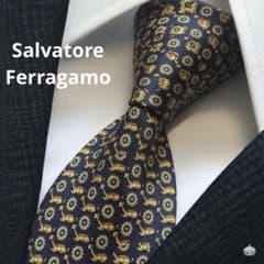 【美品】Salvatore Ferragamo シルクネクタイ キリン柄 伊製