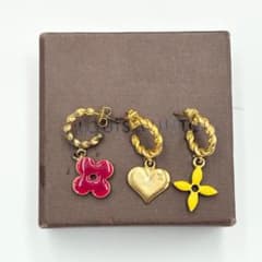 LOUIS VUITTON ブークルドレイユ スウィート モノグラム ピアス