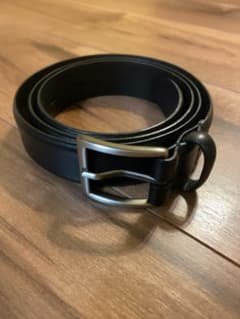 α"様専用　ユニクロ　イタリア製黒革ベルト（美品）のサムネイル