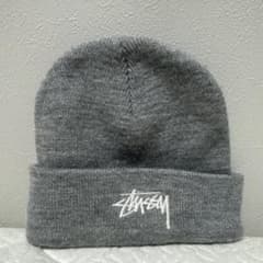Stussy グレー ニット帽のサムネイル