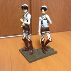 進撃の巨人フィギアのサムネイル