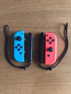 Nintendoジョイコン (L)(R) レッド　ブルー　ジャンク品のサムネイル