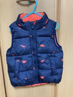 GAP 恐竜柄ベスト　リバーシブルのサムネイル