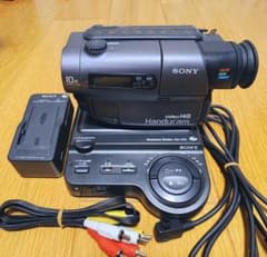 【動作確認済】SONY 高画質 Hi8 8ミリ ビデオカメラ ステーションセット 動作確認済】SONY 高画質 Hi8 8ミリ ビデオカメラ ステーションセット