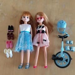 リカちゃん人形とお洋服のサムネイル