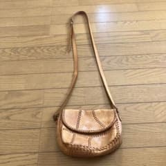 レザー ショルダーバッグ 編み込みデザインのサムネイル