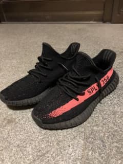 adidas YEEZY BOOST 350 V2のサムネイル