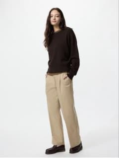 UNIQLOタックワイドパンツコットンXSベージュのサムネイル