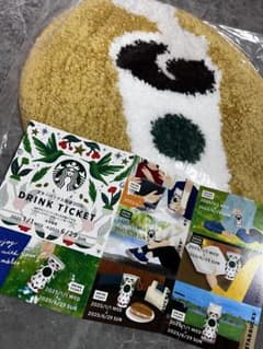 Starbucks2025 ドリンクチケット 7枚とチェアパッドの2点のサムネイル