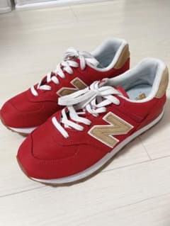 日本未発売 NEW BALANCE " RED × BEIGE ( 海外限定 )のサムネイル