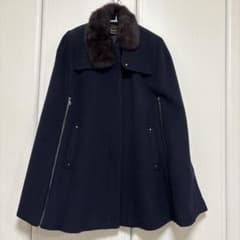 ネイビー ファー付きケープコートのサムネイル