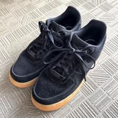 NIKE AIR FORCE 1 スエード ブラック ガムソールのサムネイル