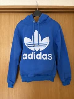 adidas 青 ロゴ入り フード付きパーカーのサムネイル
