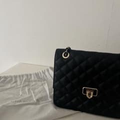 CHARLES & KEITH キルティング チェーンショルダーバッグのサムネイル