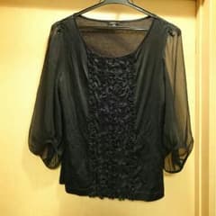 黒色のカットソーのサムネイル