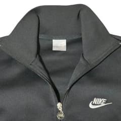 Nike トラックジャケット ジャージ 刺繍ロゴのサムネイル