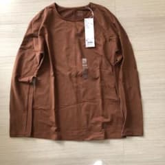 ユニクロ長袖Tシャツのサムネイル