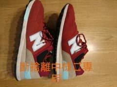 ニューバランススニーカーのサムネイル
