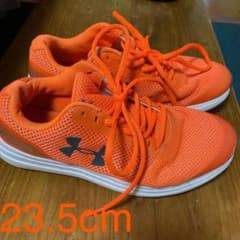アンダーアーマースニーカー23.5cmのサムネイル