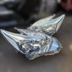 PRIUS ZVW30- ヘッドライト 流線型デザイン ハロゲン - メルカリ
