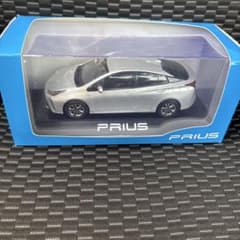 エ*ン様 【非売品】プリウス ミニカー 1/30スケール ダイキャスト製 1F7のサムネイル