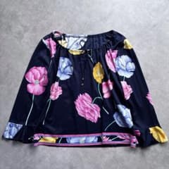美品 レオナール 花柄 トリム 長袖カットソー LL 紺色 フレア袖 洗える