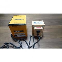 変圧器　ダウントランス(120V→100V)　日章工業　1100Wのサムネイル
