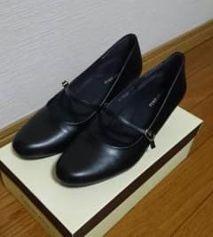パンプス Fuwaraku  23.5㎝ EEEのサムネイル