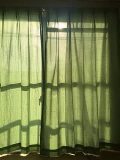 可愛いカーテンのサムネイル