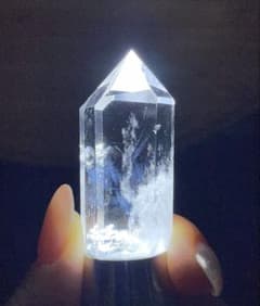 エンジェルラダー 天然水晶ポイント 六角柱 置物パワーストーン - メルカリ