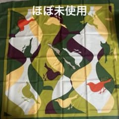 【ほぼ未使用】Betta授乳スカーフ モダンバード（グリーン）のサムネイル