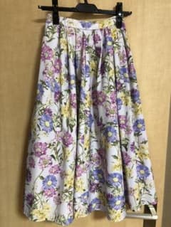 花柄スカート　ノエラ　美品のサムネイル