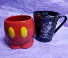 ディズニー ミッキー キャラクターマグカップ 2個セット 赤 黒のサムネイル
