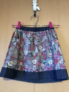 【英国直輸入】新品未使用 リバティ 花柄スカート 子供服 90〜100のサムネイル