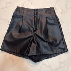フェイクレザー ショートパンツ ブラックのサムネイル